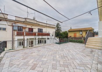 Terrazza - Three-room apartment Via Valle del Bosco
 
42, Roma - photo 4