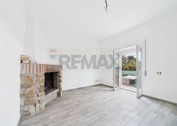 Soggiorno - Three-room apartment Via Valle del Bosco
 
42, Roma - photo 11