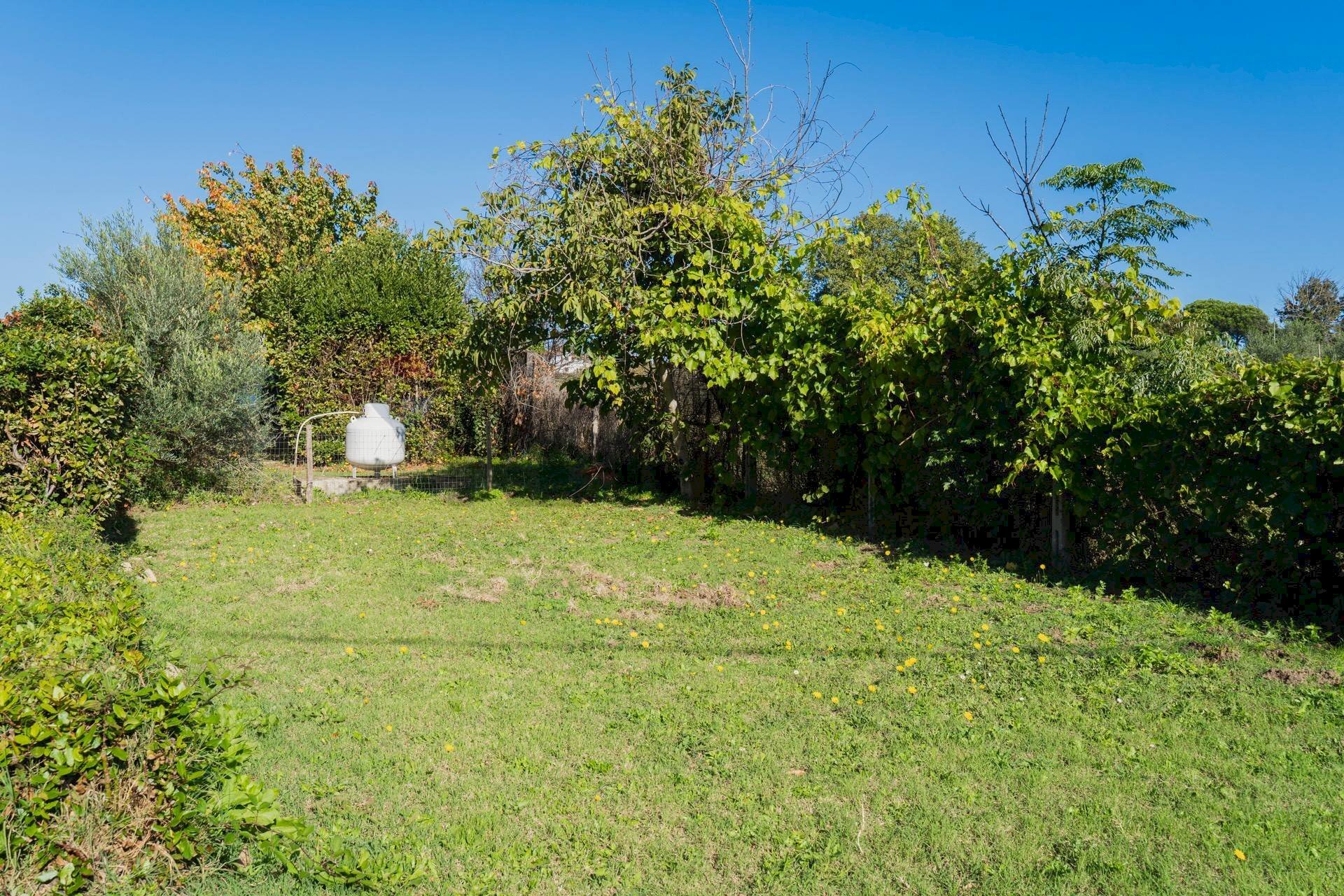 Giardino - Casa semi indipendente VIA DELLA BANDITA
 
10, Formello - foto 3