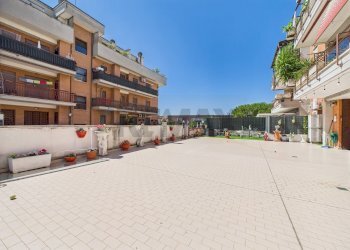 Edificio all\'aperto - Trilocale Monterotondo - foto 4