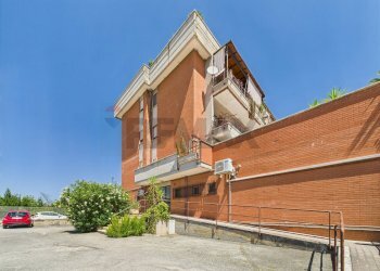 Edificio all\'aperto - Trilocale Monterotondo - foto 22