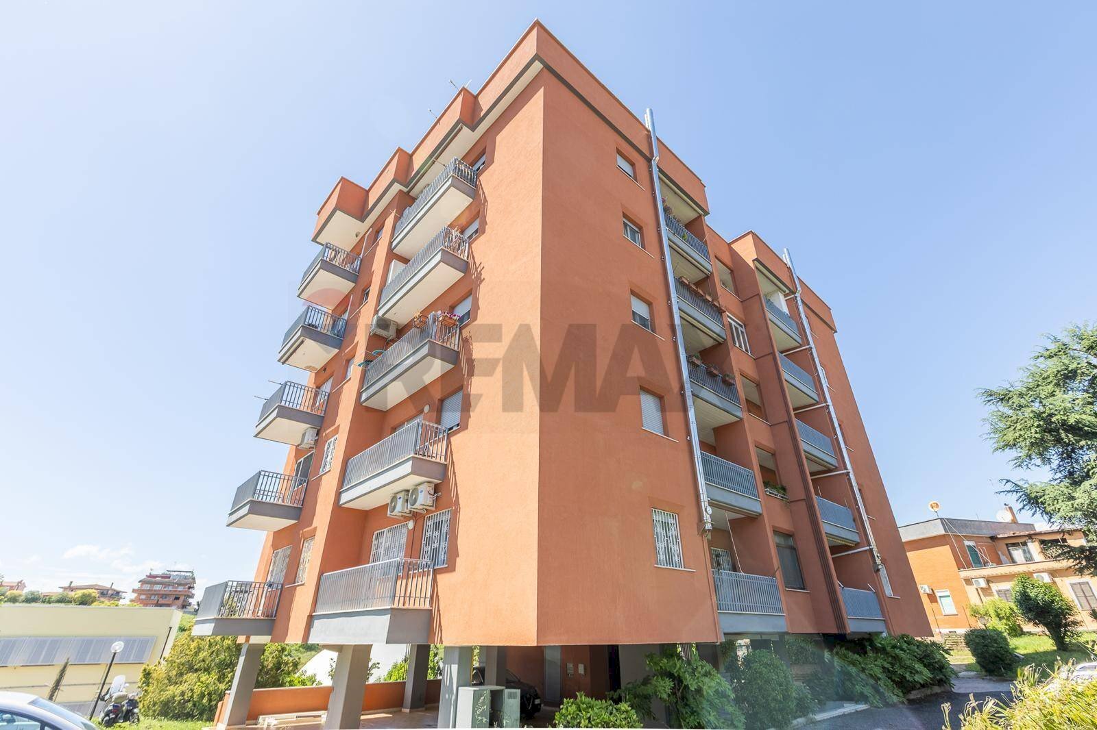 Edificio all\'aperto - Trilocale Roma - foto 2