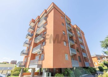 Edificio all\'aperto - Trilocale Roma - foto 2