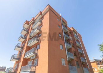 Edificio all\'aperto - Trilocale Roma - foto 3