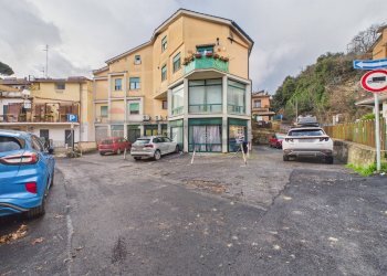 Edificio all\'aperto - Bilocale Via Martiri D'Ungheria, Formello - foto 2