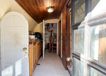 Hall / corridoio - Casa indipendente Via San Rocco
 
20, Scontrone - foto 61