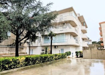 Edificio all\'aperto - Quadrilocale via fanfulla da lodi, Ragusa - foto 1