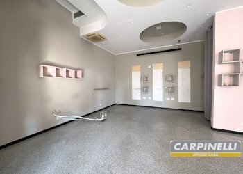 Foto 3 - Shop Via Pozzo Antico
 
24, Desio - photo 3