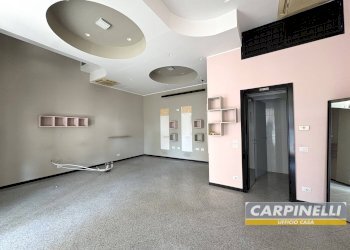 Foto 6 - Shop Via Pozzo Antico
 
24, Desio - photo 6