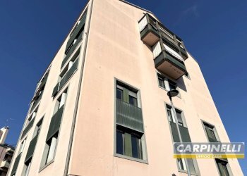 Foto 16 - Shop Via Pozzo Antico
 
24, Desio - photo 16