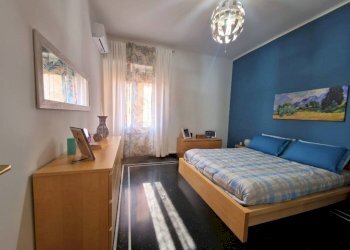 Camera da letto - Bilocale via Giovanni Ambrogio Molfino, 10, Genova (zona Sestri Ponente) - foto 7