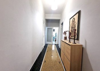 Corridoio - Two-room apartment via Giovanni Ambrogio Molfino, 10, Genova (neighborhood Sestri Ponente) - photo 12