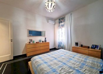 Camera da letto - Bilocale via Giovanni Ambrogio Molfino, 10, Genova (zona Sestri Ponente) - foto 15