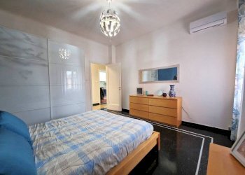 Camera da letto - Two-room apartment via Giovanni Ambrogio Molfino, 10, Genova (neighborhood Sestri Ponente) - photo 20