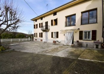 Cortile interno - Rustico via Bosino, Montegrosso d'Asti - foto 4