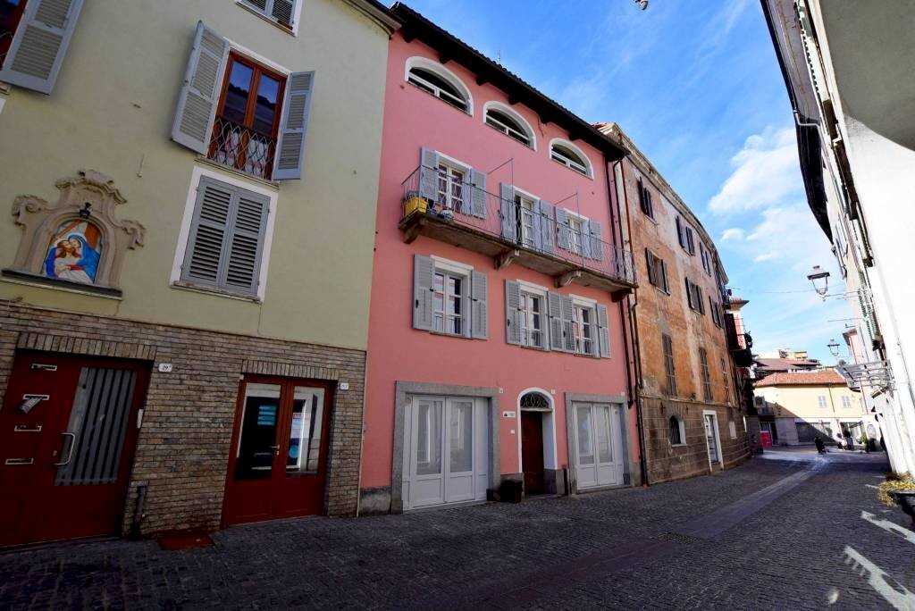 Facciata - Stabile - Palazzo via Giovanni Battista Beccaria, 31, Mondovì - foto 1