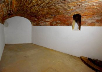 Cantina - Stabile - Palazzo via Giovanni Battista Beccaria, 31, Mondovì - foto 19