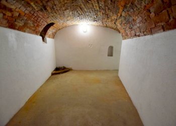 Cantina - Stabile - Palazzo via Giovanni Battista Beccaria, 31, Mondovì - foto 20