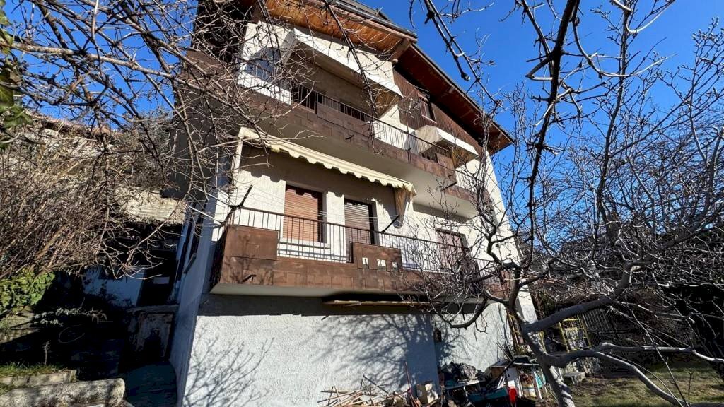 Facciata - Villa via delle Betulle, 49, Aosta - photo 1