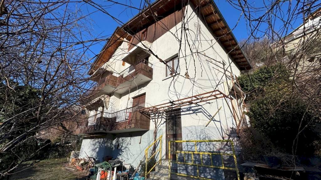 Facciata - Villa via delle Betulle, 49, Aosta - photo 2