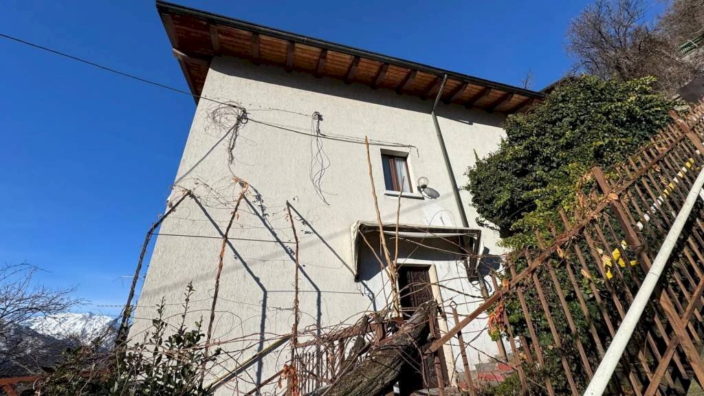 Facciata - Villa via delle Betulle, 49, Aosta - photo 3