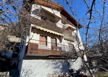 Facciata - Villa via delle Betulle, 49, Aosta - foto 1