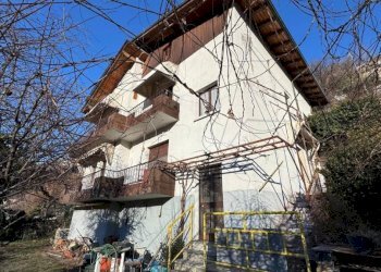 Facciata - Villa via delle Betulle, 49, Aosta - photo 2