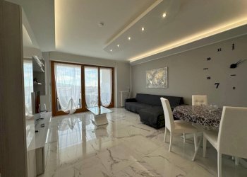 Salone - Four-room apartment via Caraglio, Torino (neighborhood San Paolo) - photo 5