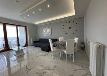 Salone - Four-room apartment via Caraglio, Torino (neighborhood San Paolo) - photo 7