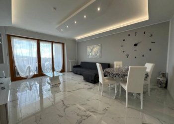 Salone - Four-room apartment via Caraglio, Torino (neighborhood San Paolo) - photo 8