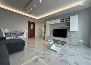 Salone - Four-room apartment via Caraglio, Torino (neighborhood San Paolo) - photo 9