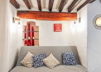 Soggiorno - Bilocale vico delle Mele, Genova (zona Centro Storico) - foto 17