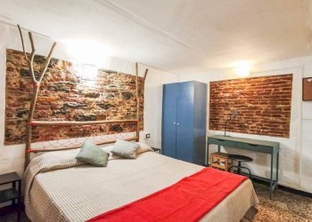 Camera da letto - Bilocale vico delle Mele, Genova (zona Centro Storico) - foto 19