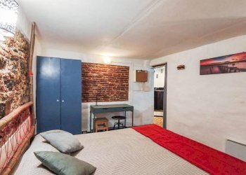 Camera da letto - Bilocale vico delle Mele, Genova (zona Centro Storico) - foto 23