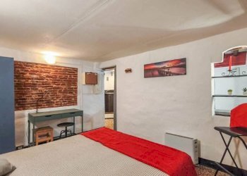 Camera da letto - Bilocale vico delle Mele, Genova (zona Centro Storico) - foto 24