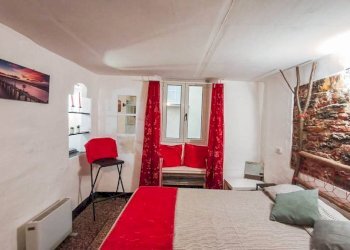 Camera da letto - Bilocale vico delle Mele, Genova (zona Centro Storico) - foto 25