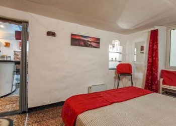 Camera da letto - Bilocale vico delle Mele, Genova (zona Centro Storico) - foto 27