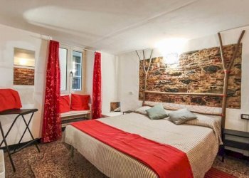 Camera da letto - Bilocale vico delle Mele, Genova (zona Centro Storico) - foto 28