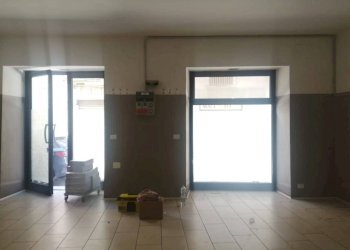 Interno non residenziale - Shop via Silvio Pellico, 5, Pinerolo - photo 3