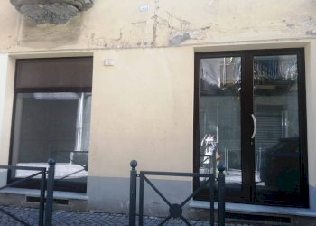 Facciata - Negozio via Silvio Pellico, 5, Pinerolo - foto 21