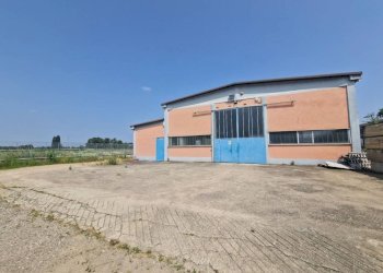 Facciata - Capannone corso Papa Giovanni XXIII, 129, Arluno - foto 2