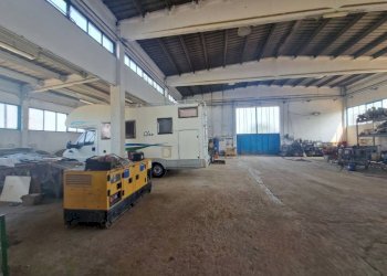 Interno non residenziale - Capannone corso Papa Giovanni XXIII, 129, Arluno - foto 6