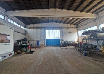 Interno non residenziale - Capannone corso Papa Giovanni XXIII, 129, Arluno - foto 8