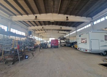 Interno non residenziale - Capannone corso Papa Giovanni XXIII, 129, Arluno - foto 10