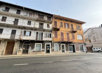 Facciata - Negozio Frazione Campore, 71, Valdilana - foto 3