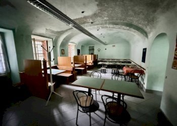 Sala da pranzo - Negozio Frazione Campore, 71, Valdilana - foto 8