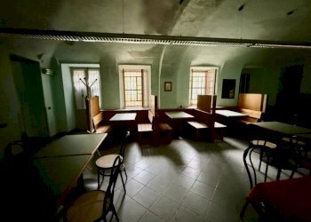 Sala da pranzo - Negozio Frazione Campore, 71, Valdilana - foto 9