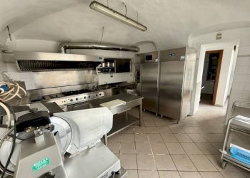 Cucina - Negozio Frazione Campore, 71, Valdilana - foto 13