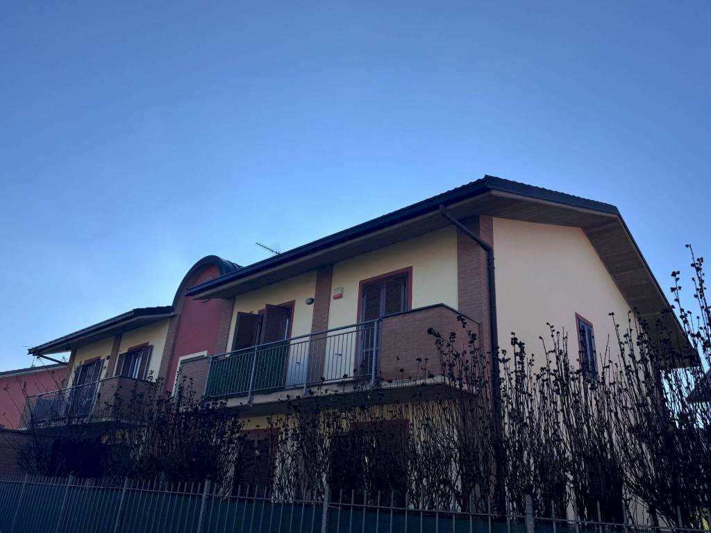 Facciata - Trilocale via delle Benne, Carmagnola - foto 2