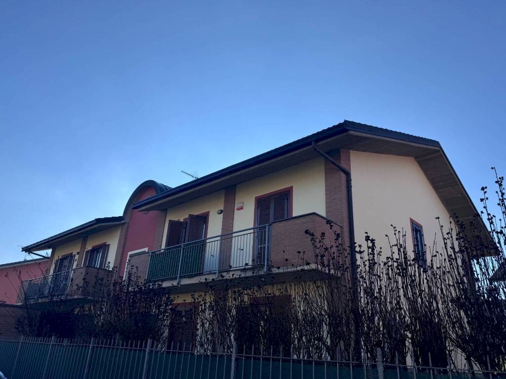 Facciata - Trilocale via delle Benne, Carmagnola - foto 3